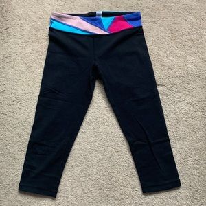 Ivivva Girls Black Capri Leggings